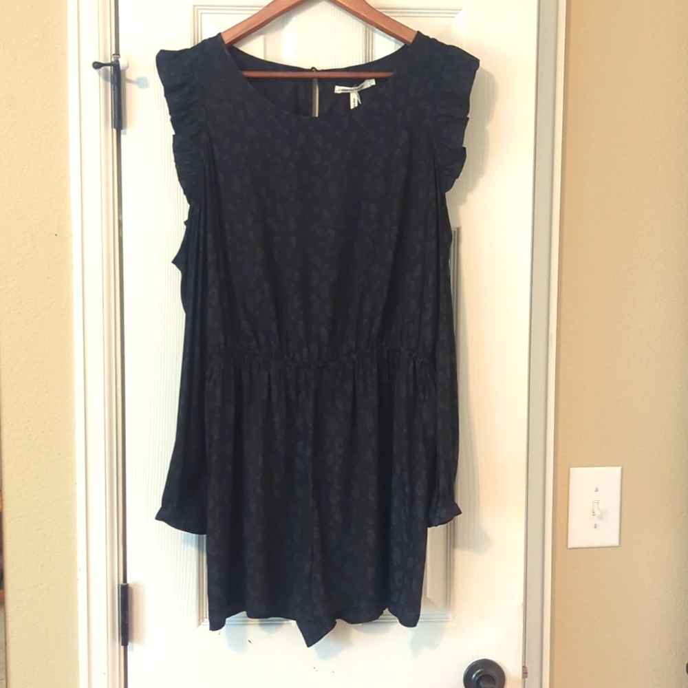 BNWT Avec Les Filles romper